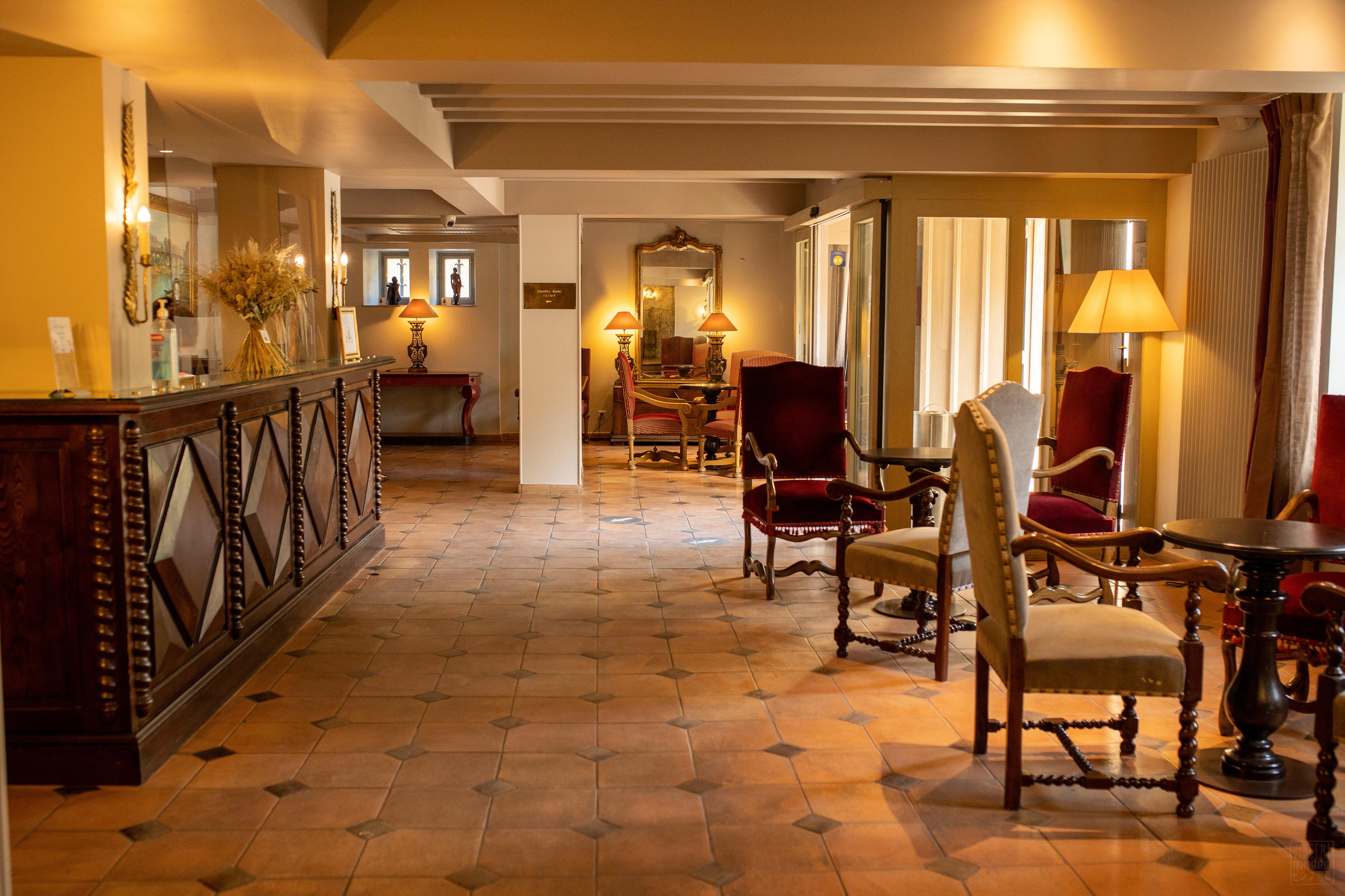 เบสต์ เวสเทิร์น เลอ ดงฌง เล ร็องปาร์ต Hotel การ์กาซอน ภายนอก รูปภาพ